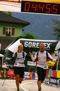 Mål efter sidste etape af Gore-Tex Transalpine-Run 2011 er i Latsch